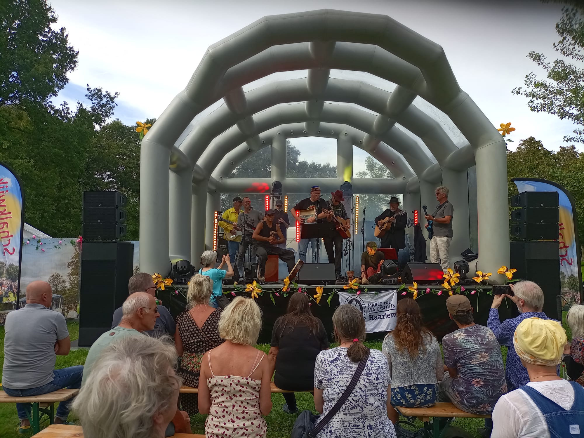 De Filistijnen Gluren bij de Buren 20230205